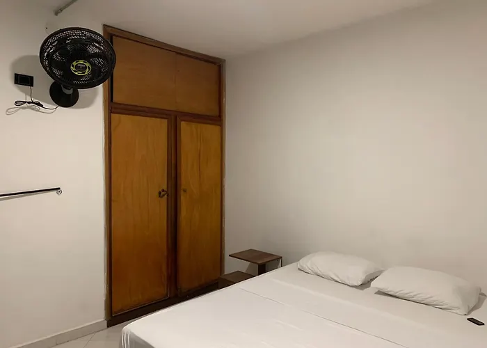 La Familia Hostel - Manila
