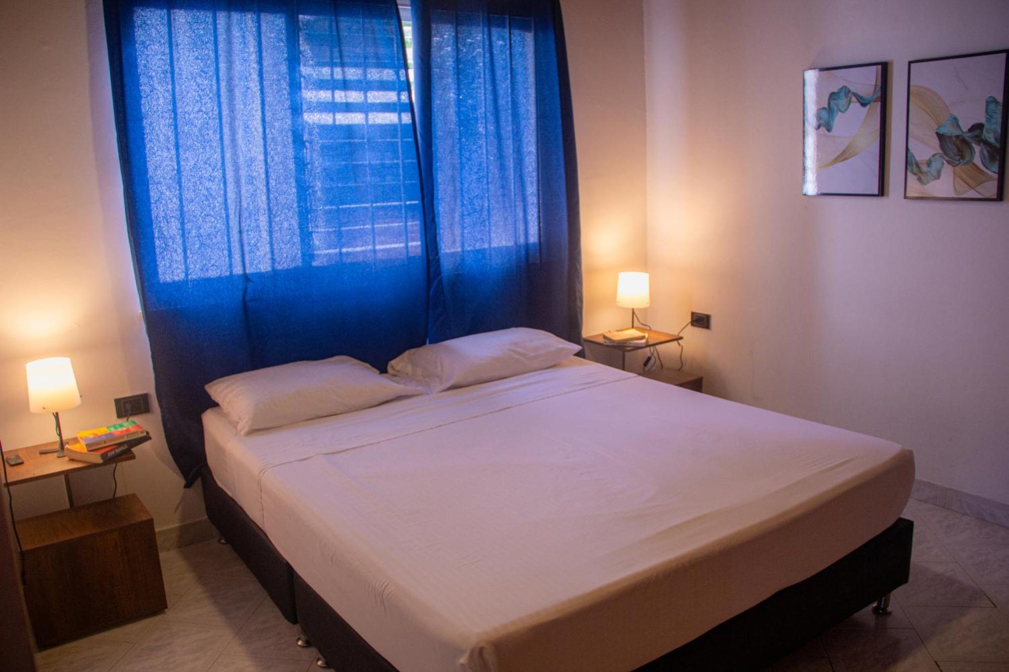La Familia - Manila Hostal Medellín