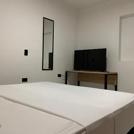 La Familia Hostel - Manila Medellin Room photo