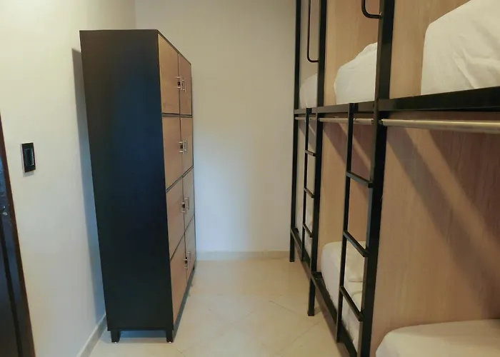 La Familia Hostel - Manila